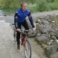 Marc takes the tandem around for a solo spin, The BSCC Weekend Trip to Rutland Water, Empingham, Rutland - 14th May 2005