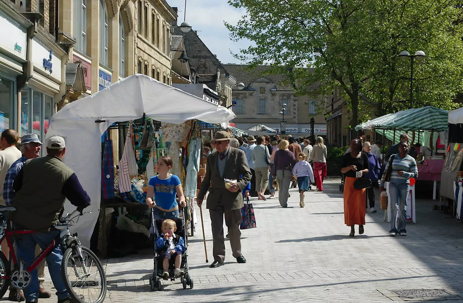 Life on the High Street, from A Postcard From Stamford, Lincolnshire - 15th May 2005