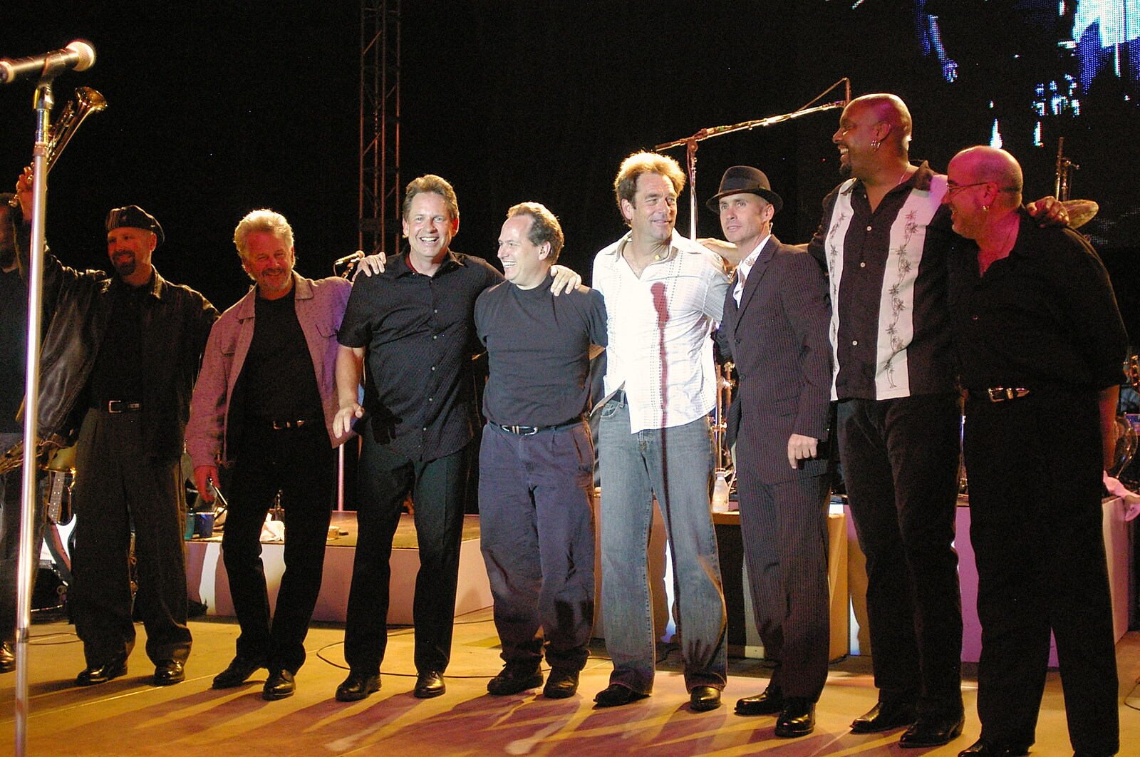 Huey Lewis and band take a bow from BREW Fest and Huey Lewis and the News, Balboa Park, San Diego, California - 2nd June 2005