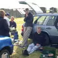 Marc does a fry up, An Airfield Open Day, Debach, Suffolk - 12th June 2005