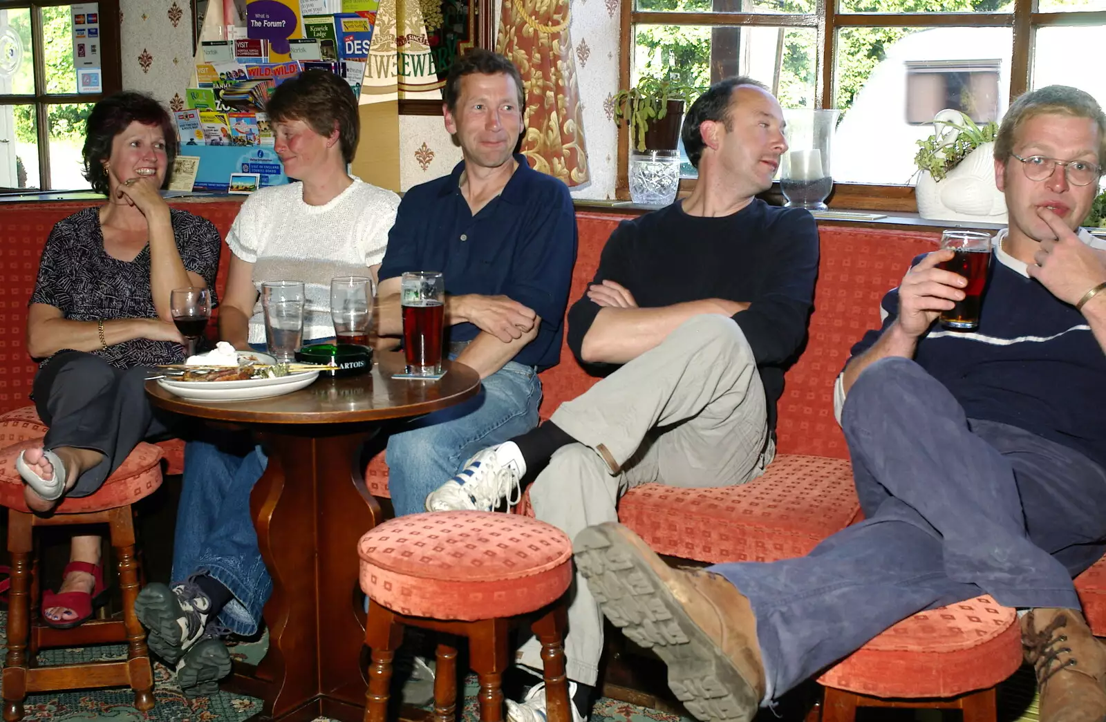 The pub gang, from A BSCC Bike Ride and an Indoor Barbeque at the Swan, Tibenham and Brome - 16th June 2005