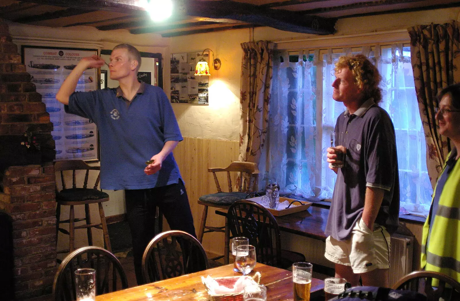 Bill lobs an arrow, from A BSCC Bike Ride and an Indoor Barbeque at the Swan, Tibenham and Brome - 16th June 2005