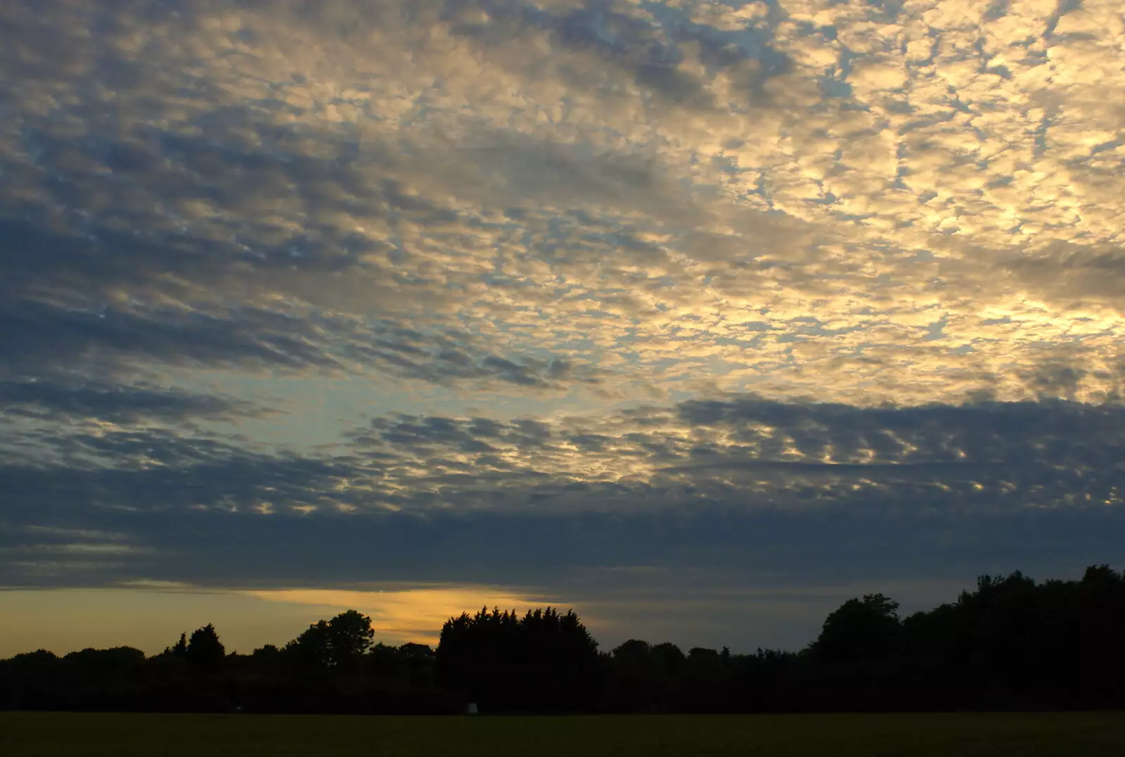 A sort-of sunset over the side field, from The BBs do a Wedding Gig at Syleham, Suffolk - 25th June 2005