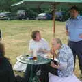 Some dude tells us something, The BBs do a Wedding Gig at Syleham, Suffolk - 25th June 2005