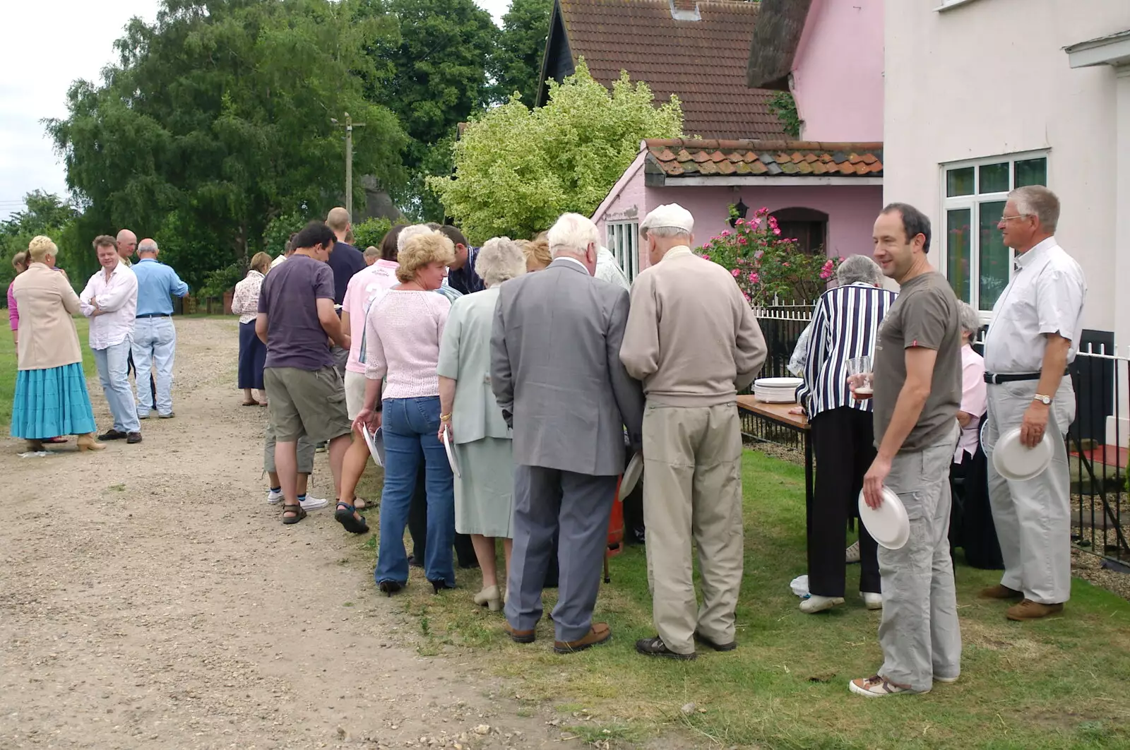 DH waits with a plate, from A Combine Harvester and the Pig Roast, Thrandeston, Suffolk - 26th June 2005