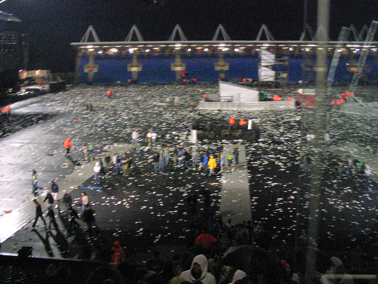 The rain dumps on the crowd after the gig finishes from Coldplay Live at Crystal Palace, Diss Publishing and Molluscs, Diss and London - 28th June 2005