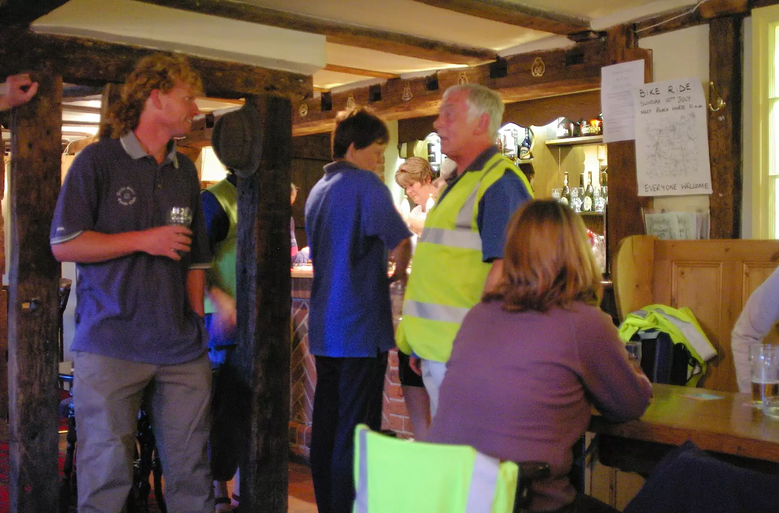 Wavy chats to Colin in the Black Horse, Thorndon, from The BSCC Charity Bike Ride, Walberswick, Suffolk - 9th July 2005