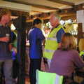 Wavy chats to Colin in the Black Horse, Thorndon, The BSCC Charity Bike Ride, Walberswick, Suffolk - 9th July 2005
