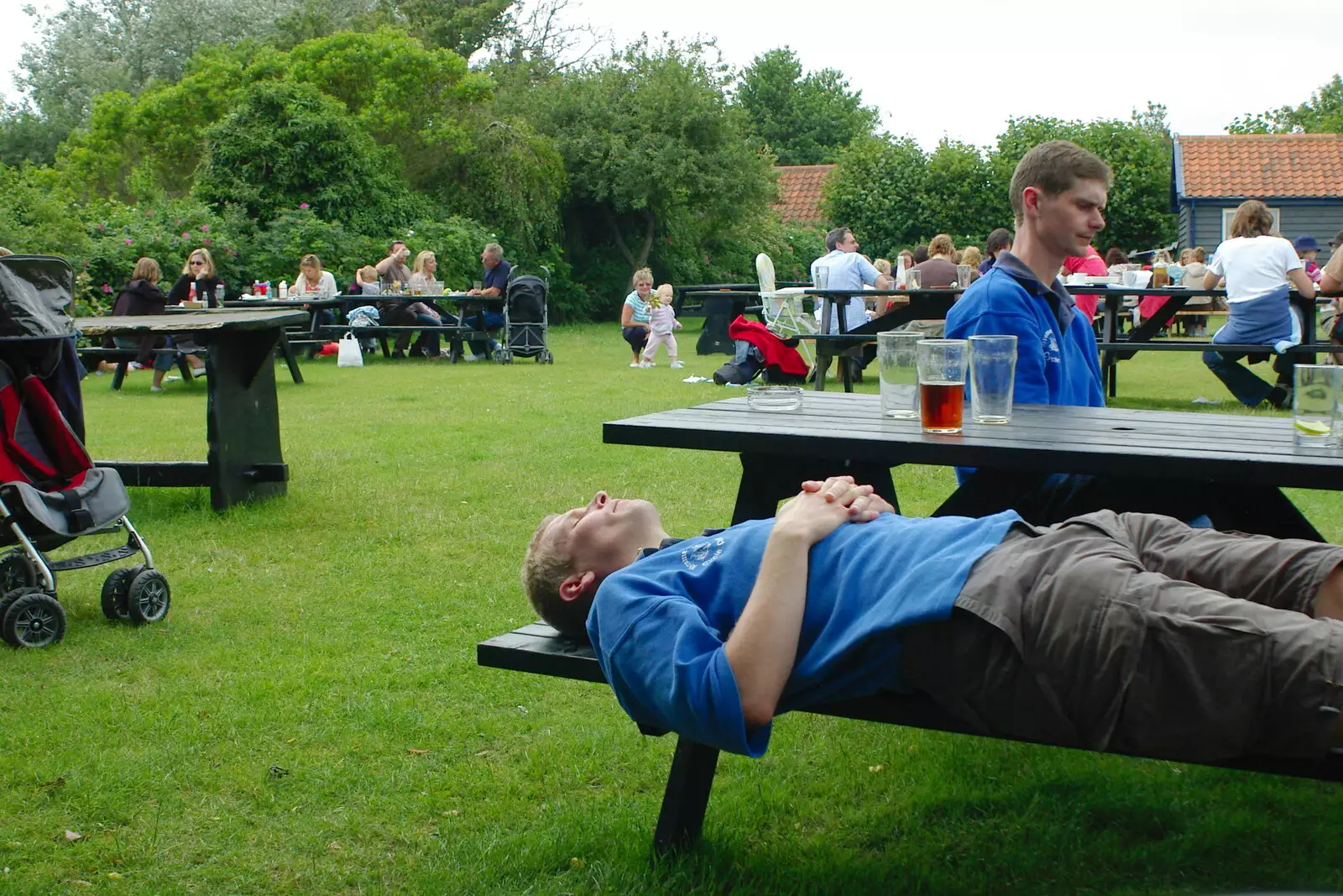 Bill has a sleep, from The BSCC Charity Bike Ride, Walberswick, Suffolk - 9th July 2005