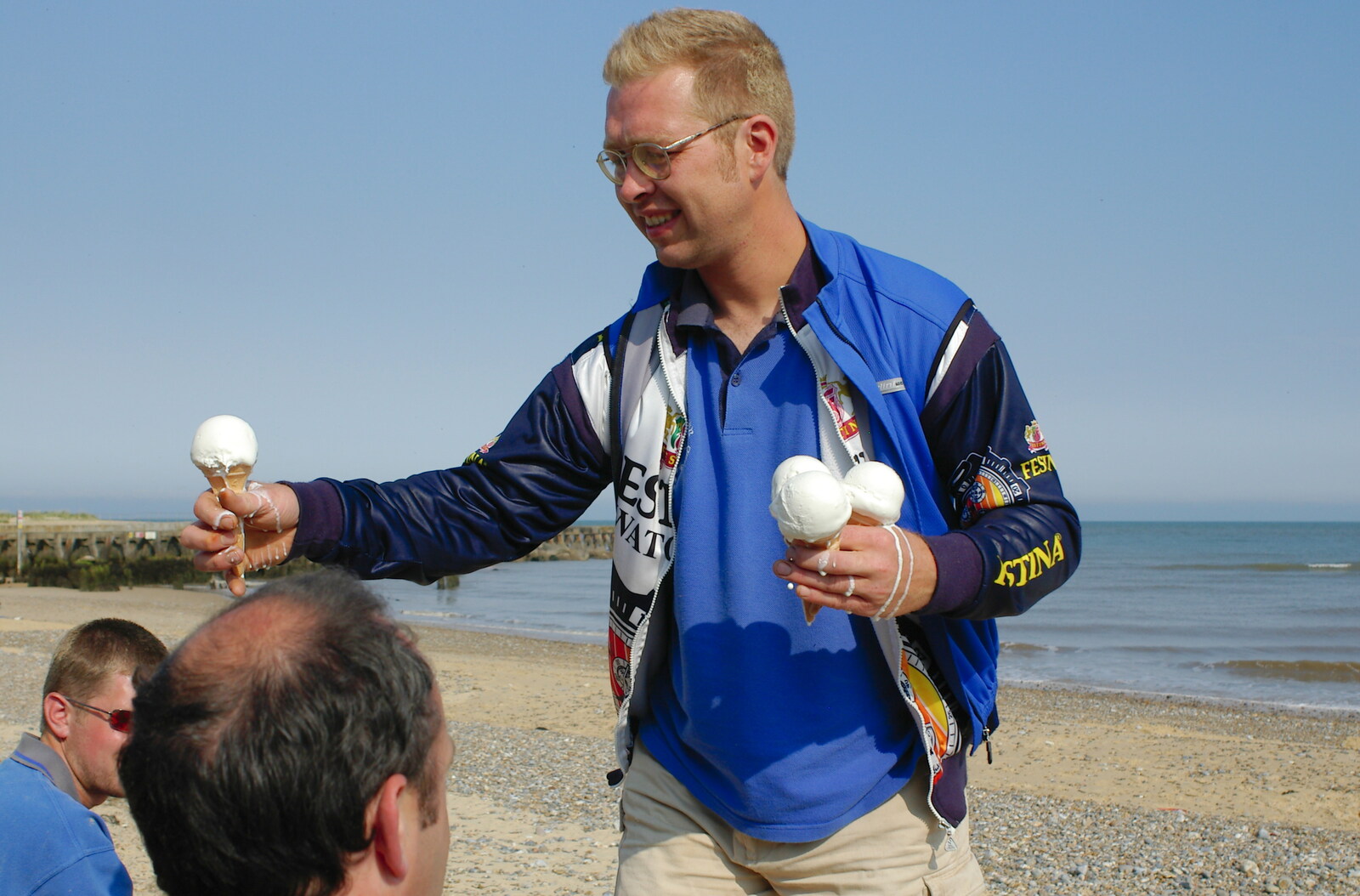 Marc brings more ice creams from The BSCC Charity Bike Ride, Walberswick, Suffolk - 9th July 2005