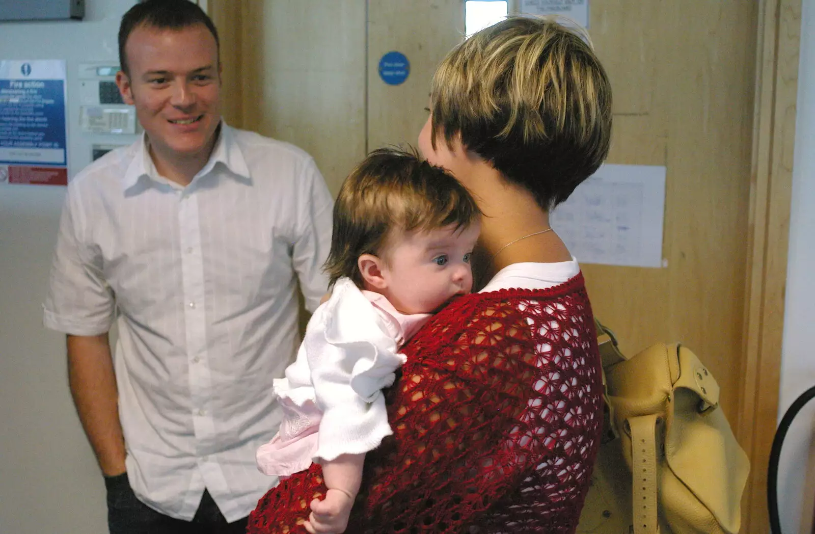 Trigenix HR bod Wendy turns up with a baby, from Steve Ives' Leaving Lunch, Science Park, Cambridge - 11th July 2005