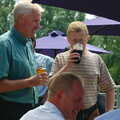 Steve Hunt's got a beer, Steve Ives' Leaving Lunch, Science Park, Cambridge - 11th July 2005