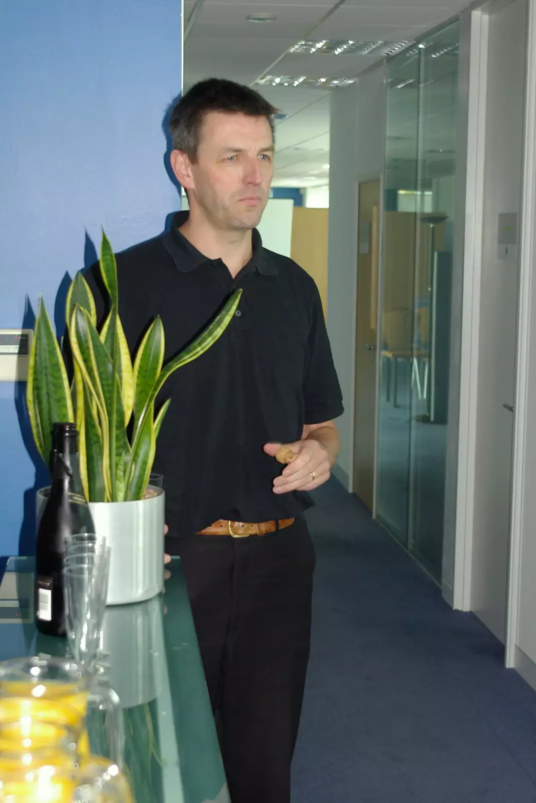 John Scott looks around, from Steve Ives' Leaving Lunch, Science Park, Cambridge - 11th July 2005