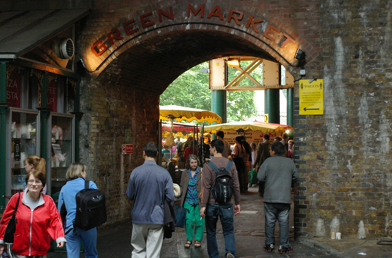 Under the arches and the Green Market from Borough Market and North Clapham Tapas, London - 23rd July 2005