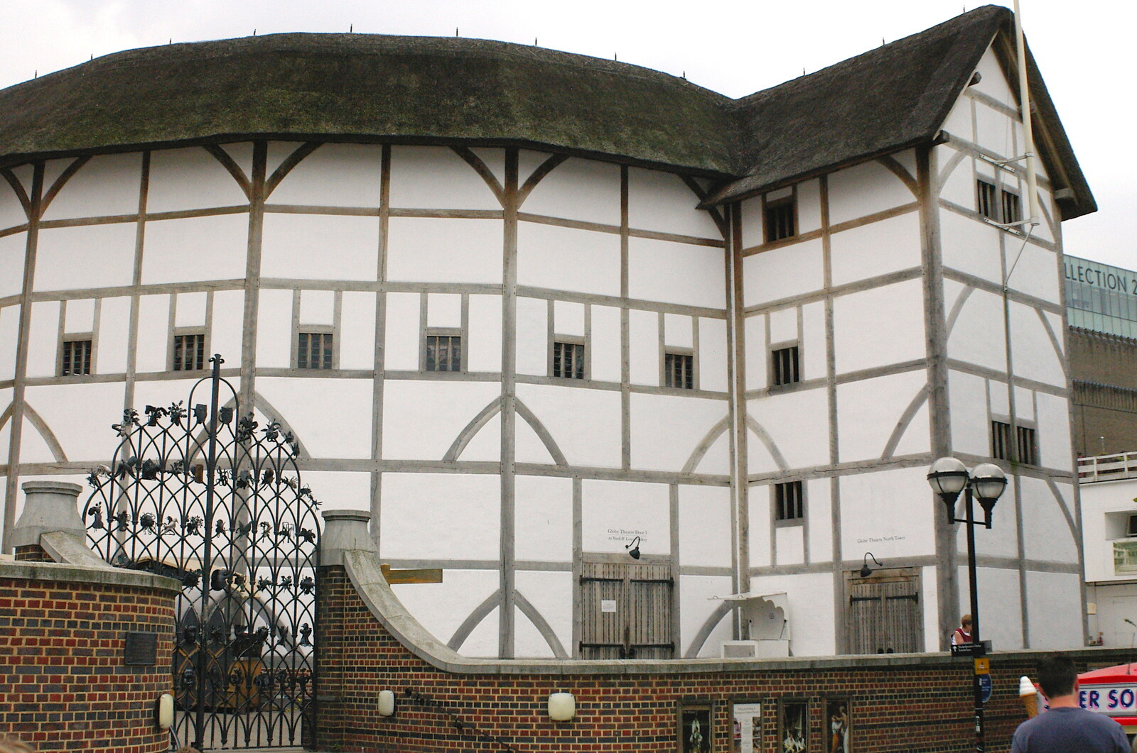 Shakespeare's Globe Theatre from Borough Market and North Clapham Tapas, London - 23rd July 2005
