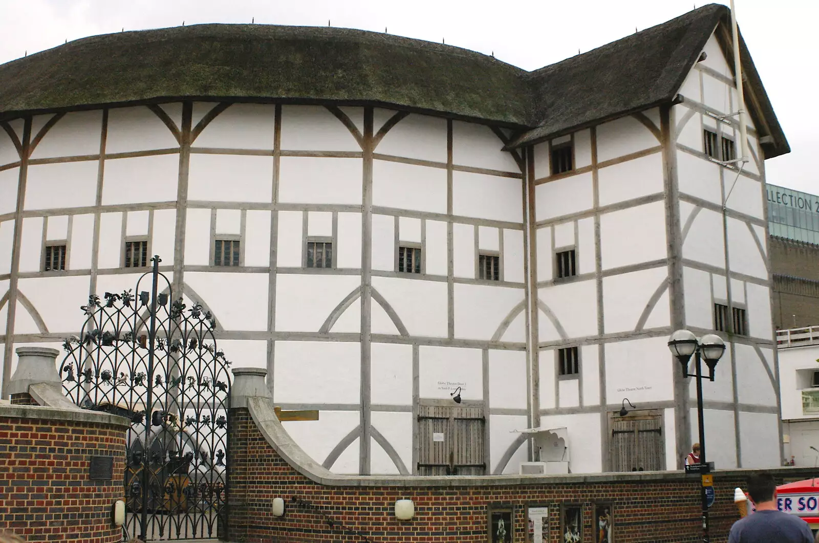 Shakespeare's Globe Theatre, from Borough Market and North Clapham Tapas, London - 23rd July 2005