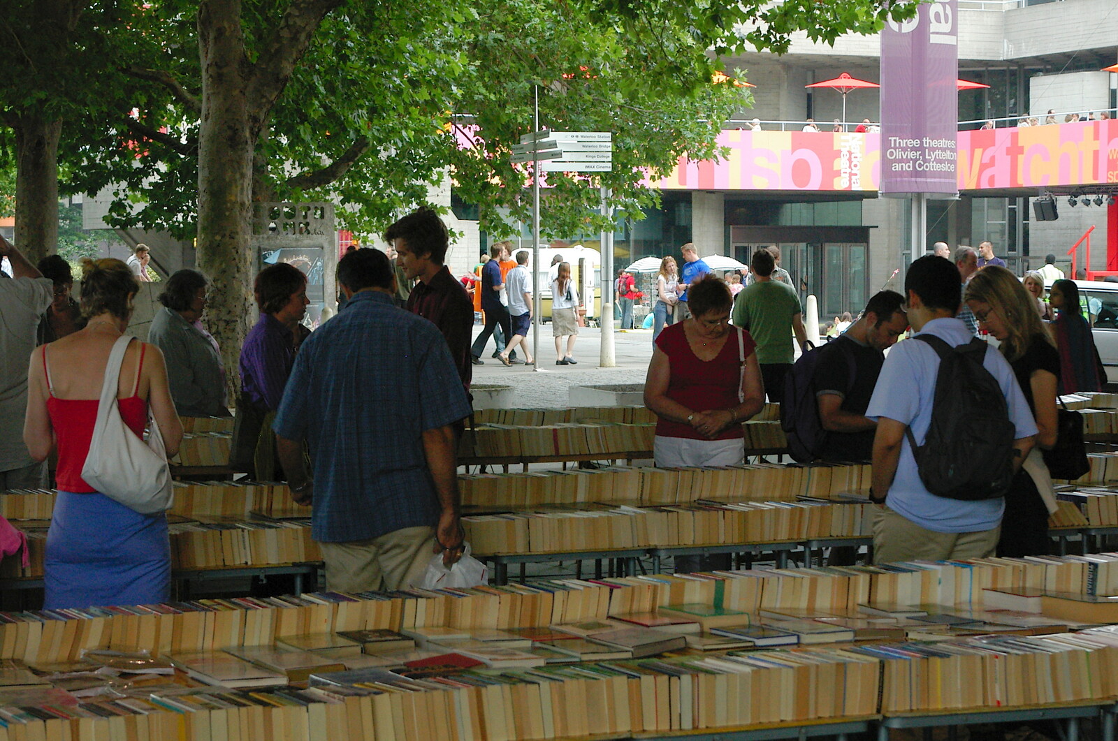 More books under the bridge from Borough Market and North Clapham Tapas, London - 23rd July 2005