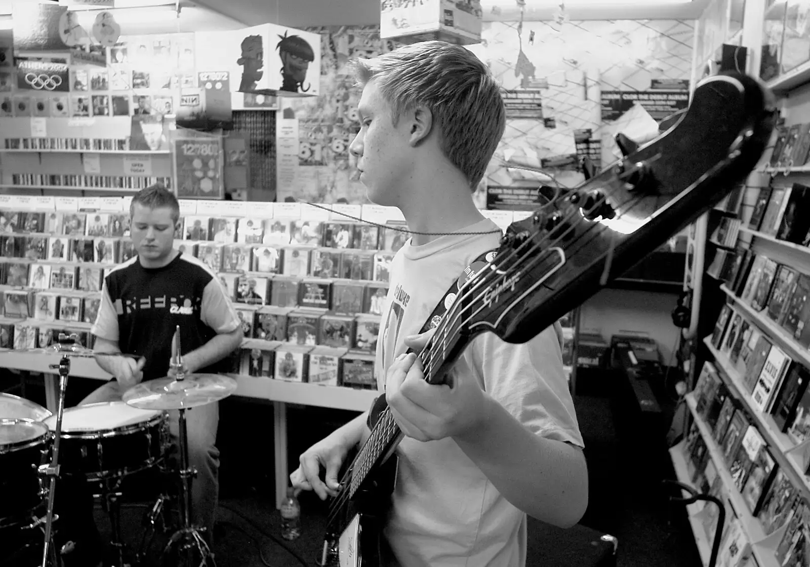 The view from the end of a bass guitar, from Richard Panton's Van and Alex Hill at Revolution Records, Diss and Cambridge - 29th July 2005