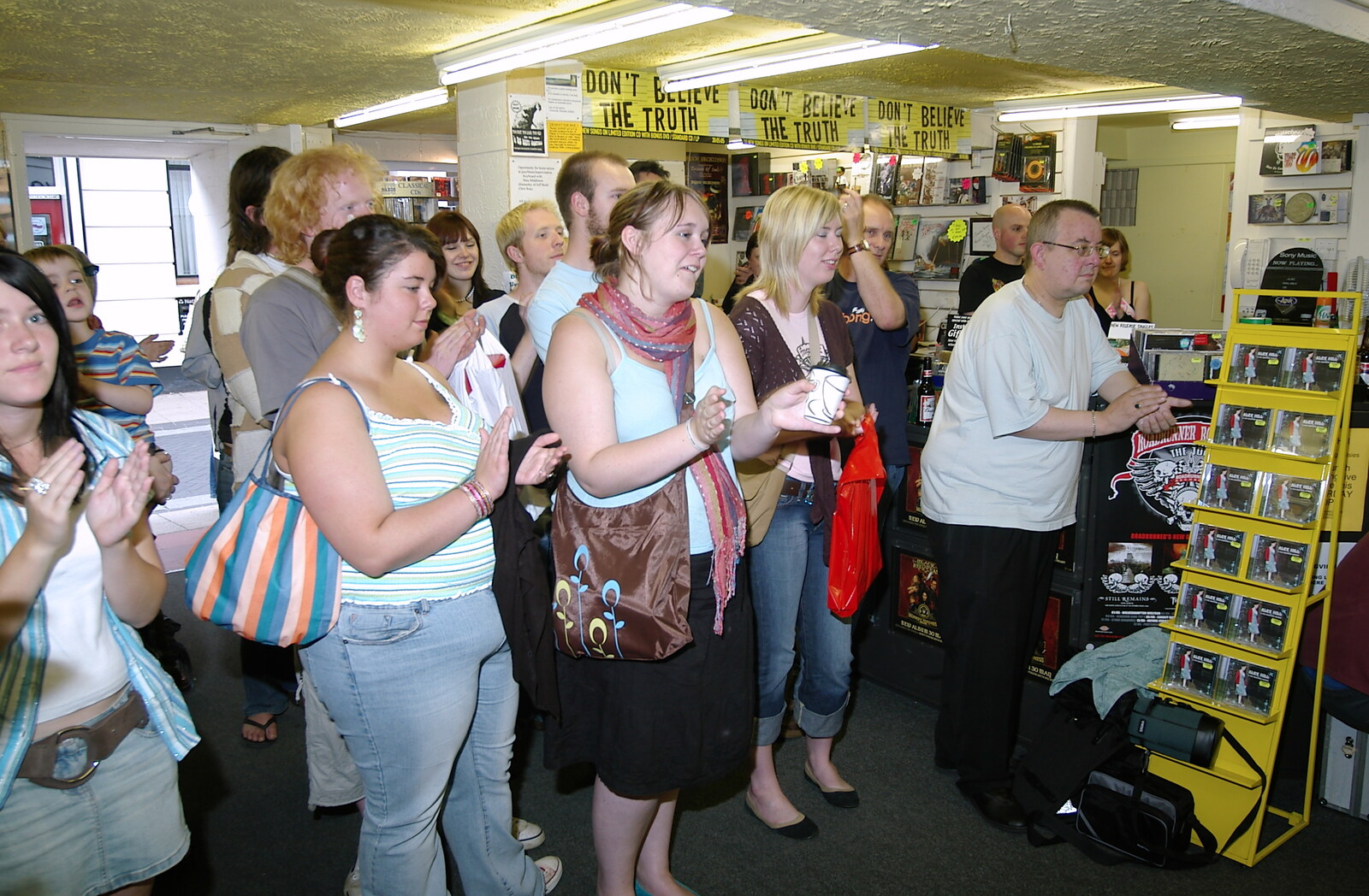 An appreciative crowd in Revs from Richard Panton's Van and Alex Hill at Revolution Records, Diss and Cambridge - 29th July 2005