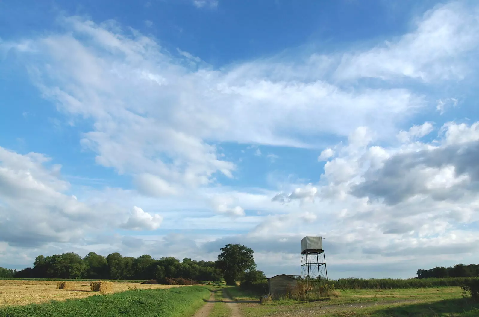 The water tower near Hunston, from The BBS, and the Big Skies of East Anglia, Diss and Hunston, Norfolk and Suffolk - 6th August 2005