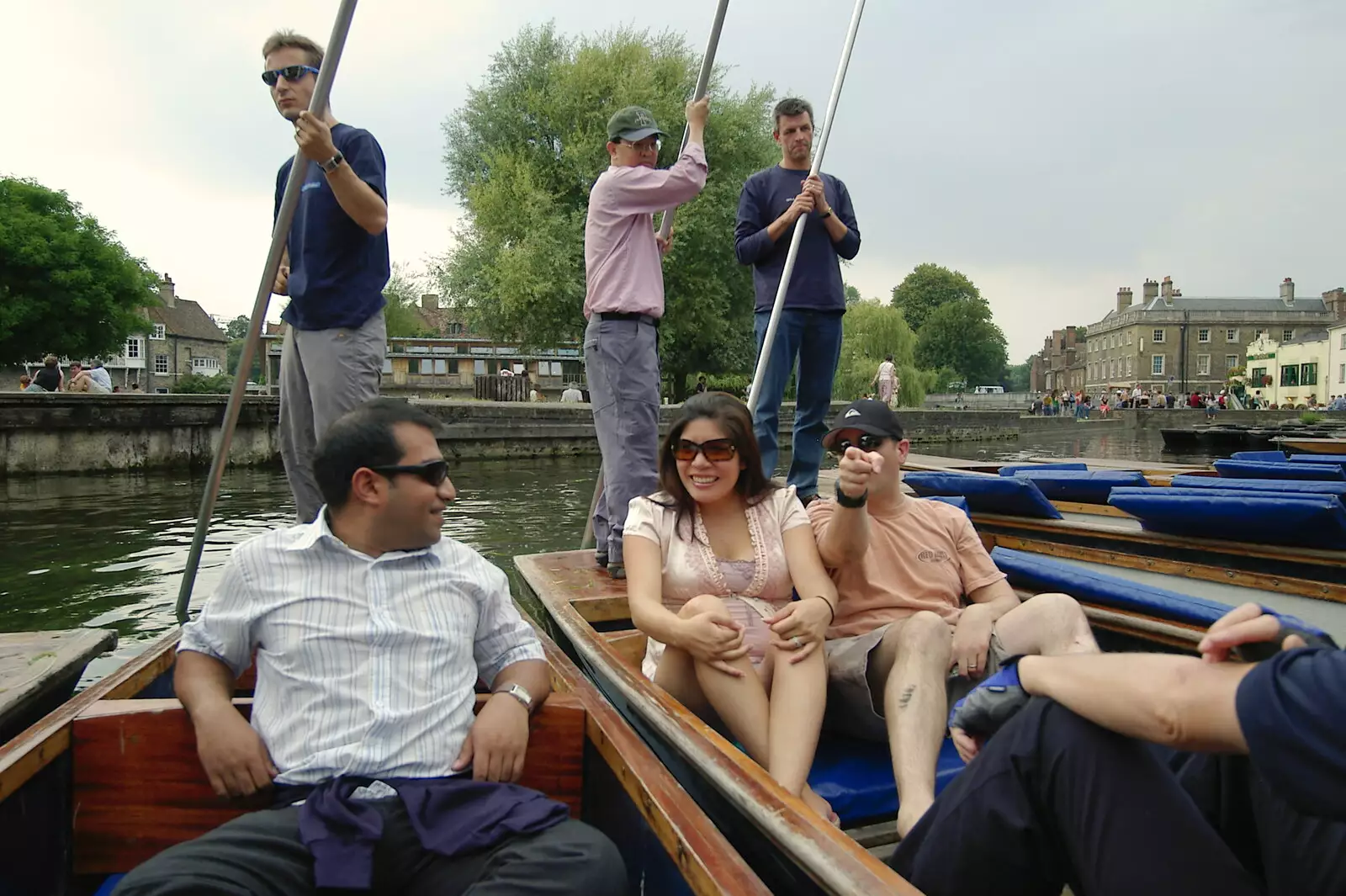 Qualcomm loads up in the punts, from Qualcomm goes Punting on the Cam, Grantchester Meadows, Cambridge - 18th August 2005