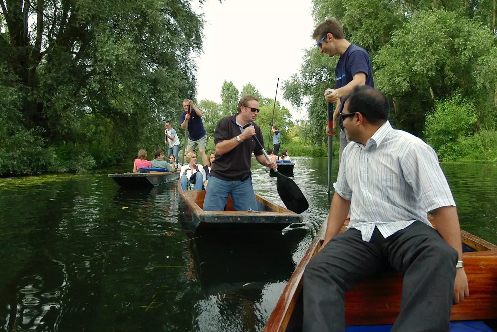 There's a minor collision between punts, from Qualcomm goes Punting on the Cam, Grantchester Meadows, Cambridge - 18th August 2005