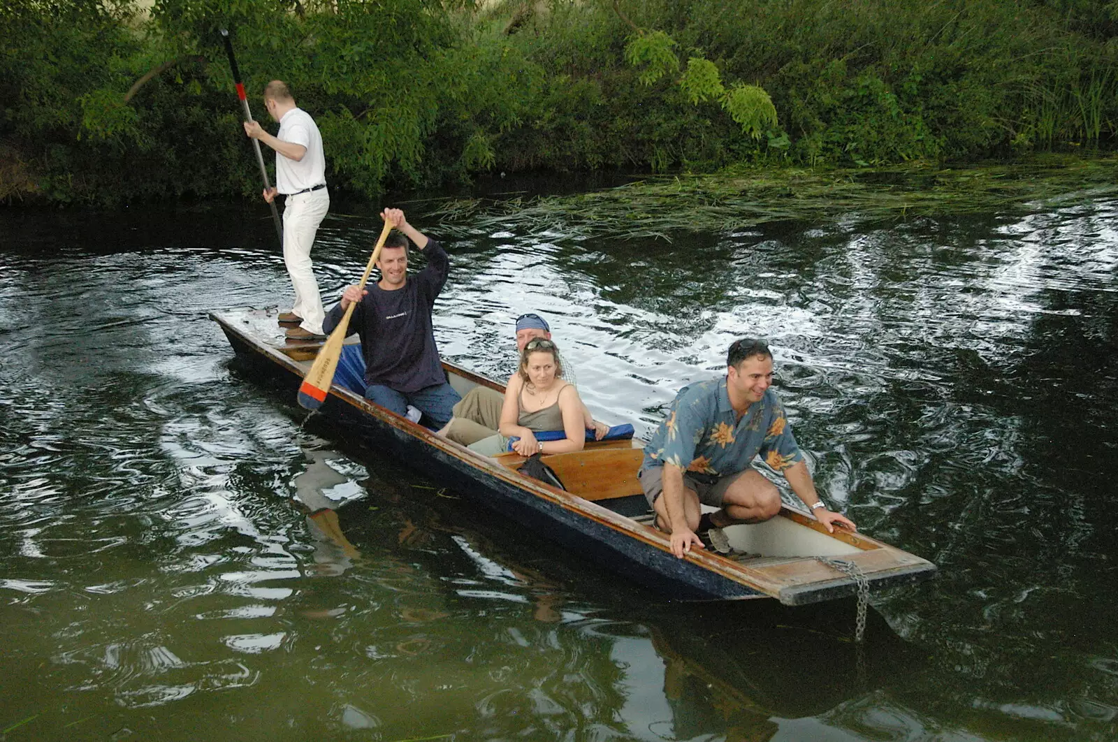 Marcello and John Scott land their punt, from Qualcomm goes Punting on the Cam, Grantchester Meadows, Cambridge - 18th August 2005