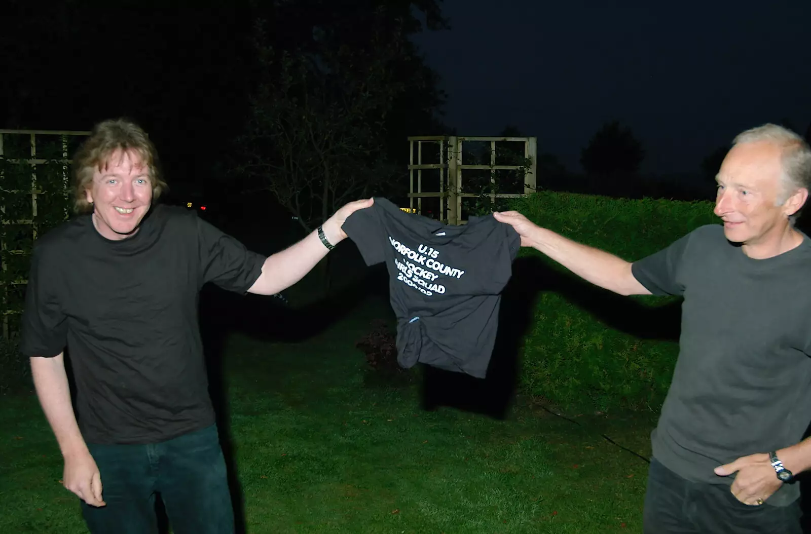 A hockey-girl's tee-shirt causes much amusement, from The BBs Play Bressingham, Norfolk - 3rd September 2005