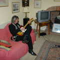 Rob warms up in a lounge, The BBs Play Bressingham, Norfolk - 3rd September 2005