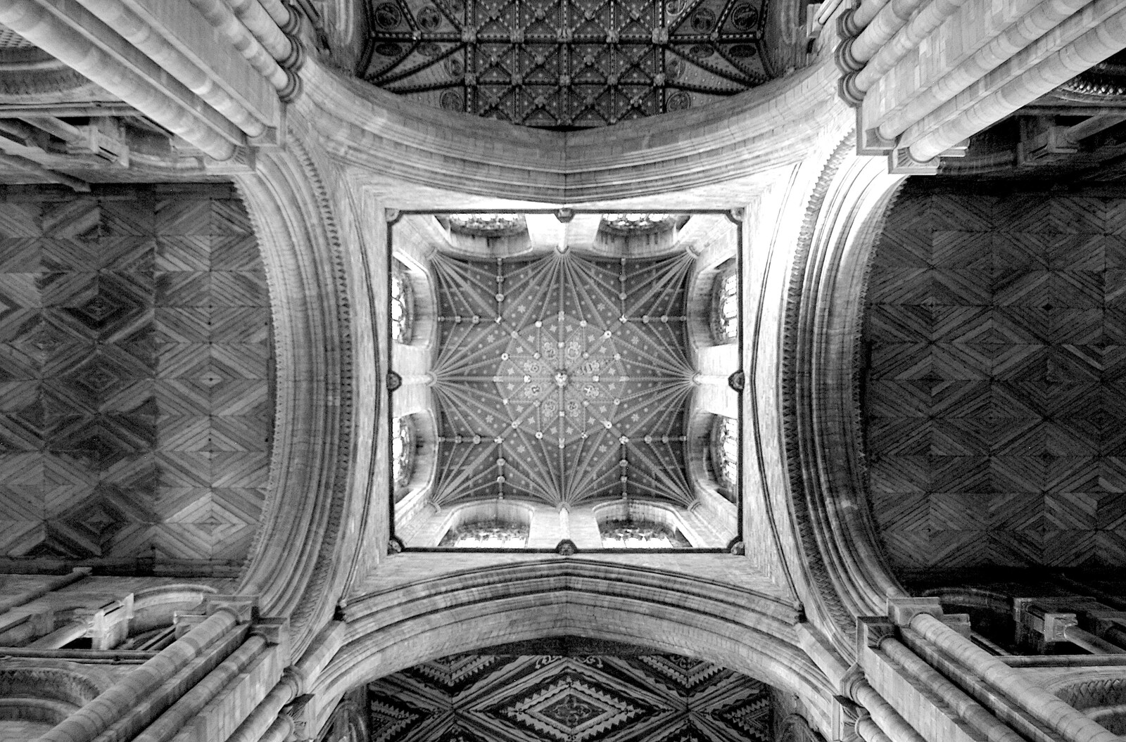 Looking straight up at the central tower from Peterborough Cathedral, Cambridgeshire - 7th September 2005