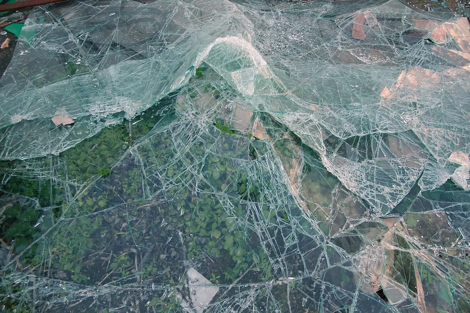 An HGV's windscreen lies shattered on the ground, from Dead Transport Artefacts: Abandoned Petrol Station and Little Chef, Kentford, Suffolk - 8th September 2005