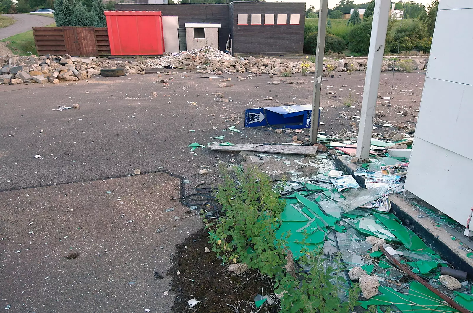 More broken glass, from Dead Transport Artefacts: Abandoned Petrol Station and Little Chef, Kentford, Suffolk - 8th September 2005