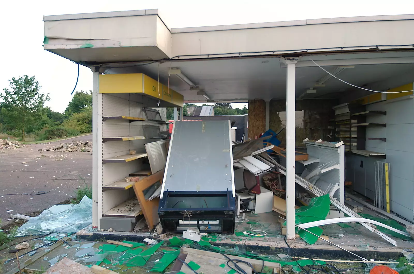 Another view of the trashed shop, from Dead Transport Artefacts: Abandoned Petrol Station and Little Chef, Kentford, Suffolk - 8th September 2005