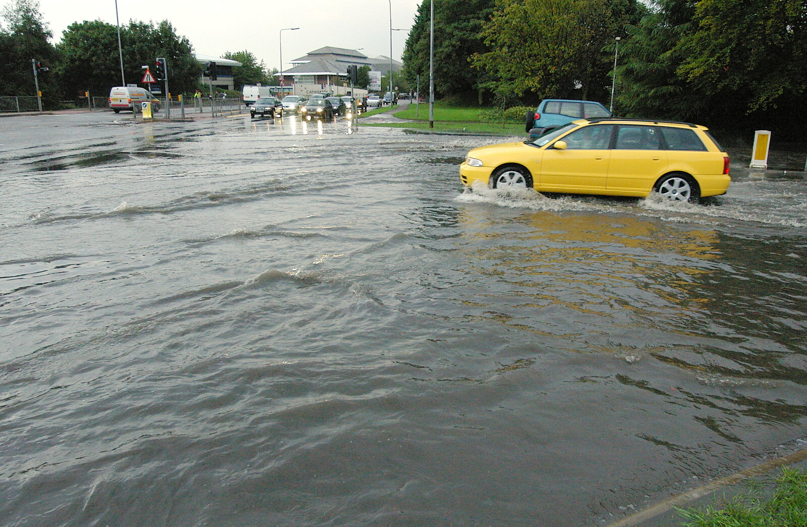 Another car braves the floods from Cambridge Floods, Curry Night and an Ipswich Monsoon - 10th September 2005
