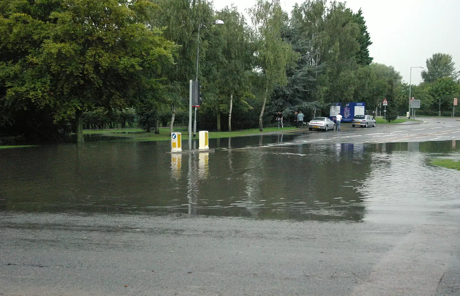 The flood covers the whole width of Milton Road, from Cambridge Floods, Curry Night and an Ipswich Monsoon - 10th September 2005