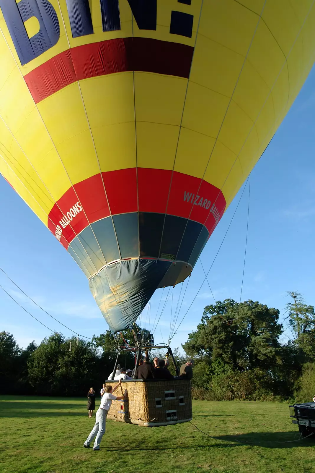 The balloon lifts off, from Cambridge Floods, Curry Night and an Ipswich Monsoon - 10th September 2005