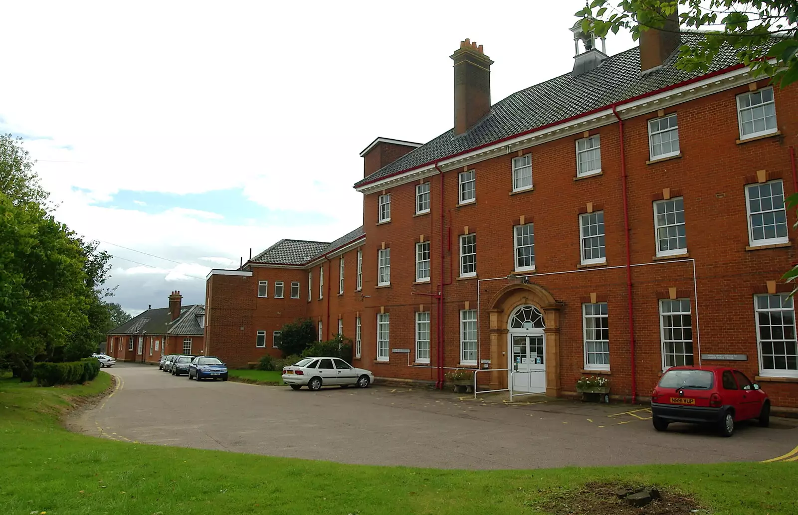 The attractive frontage of Hartismere Hospital, from Save Hartismere: a Hospital Closure Protest, Eye, Suffolk - 17th September 2005