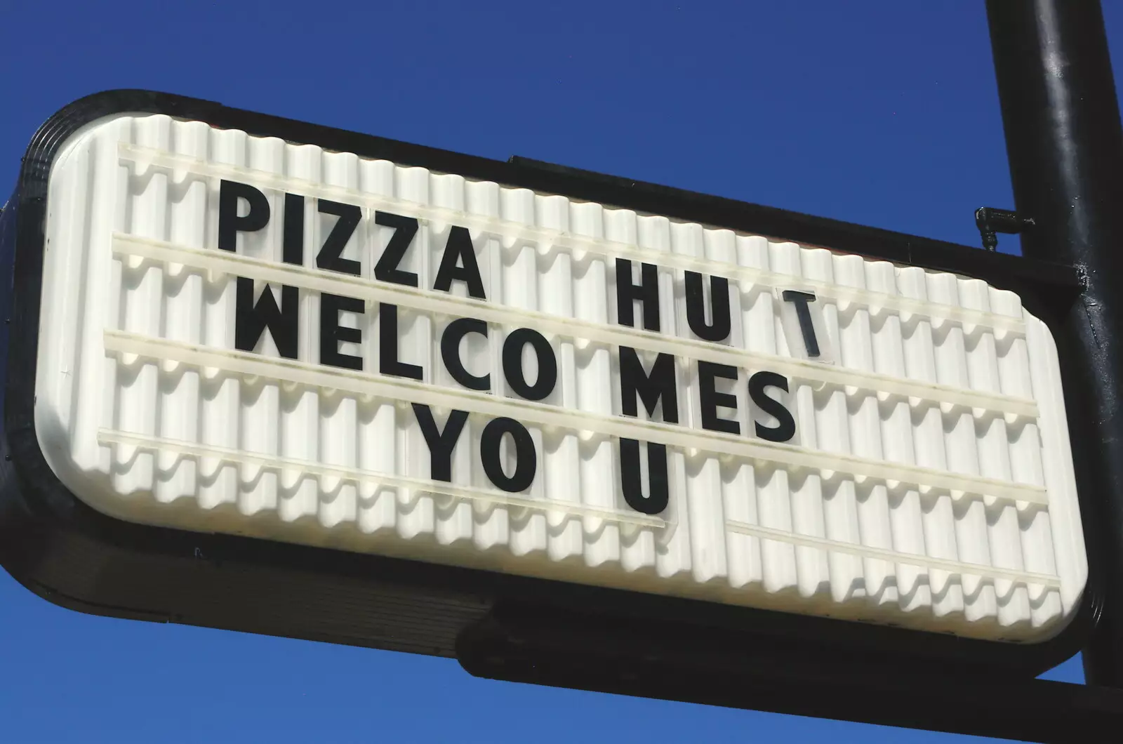 Pizza Hut sign, quaintly spaced, from California Desert: El Centro, Imperial Valley, California, US - 24th September 2005