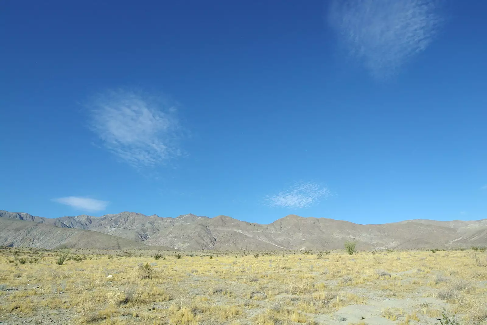 Some nice clouds which look like dots on dice, from California Desert 2: The Salton Sea and Anza-Borrego to Julian, California, US - 24th September 2005