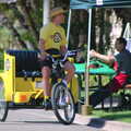 A dude on a cycle rickshaw gets a Tarot reading, Scenes and People of Balboa Park, San Diego, California - 25th September 2005
