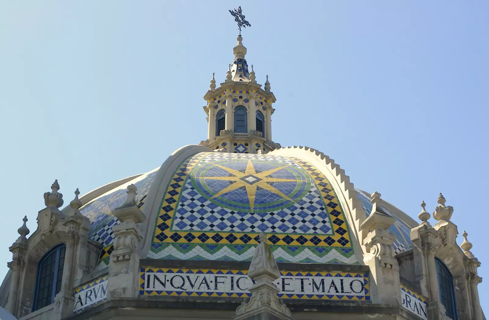 A nice tiled roof, from Scenes and People of Balboa Park, San Diego, California - 25th September 2005