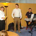 Dave Read Leaves the Lab, Diss Publishing, The BBs and Murder, Diss and Cambridge - 7th October 2005, Dave presents an envelope