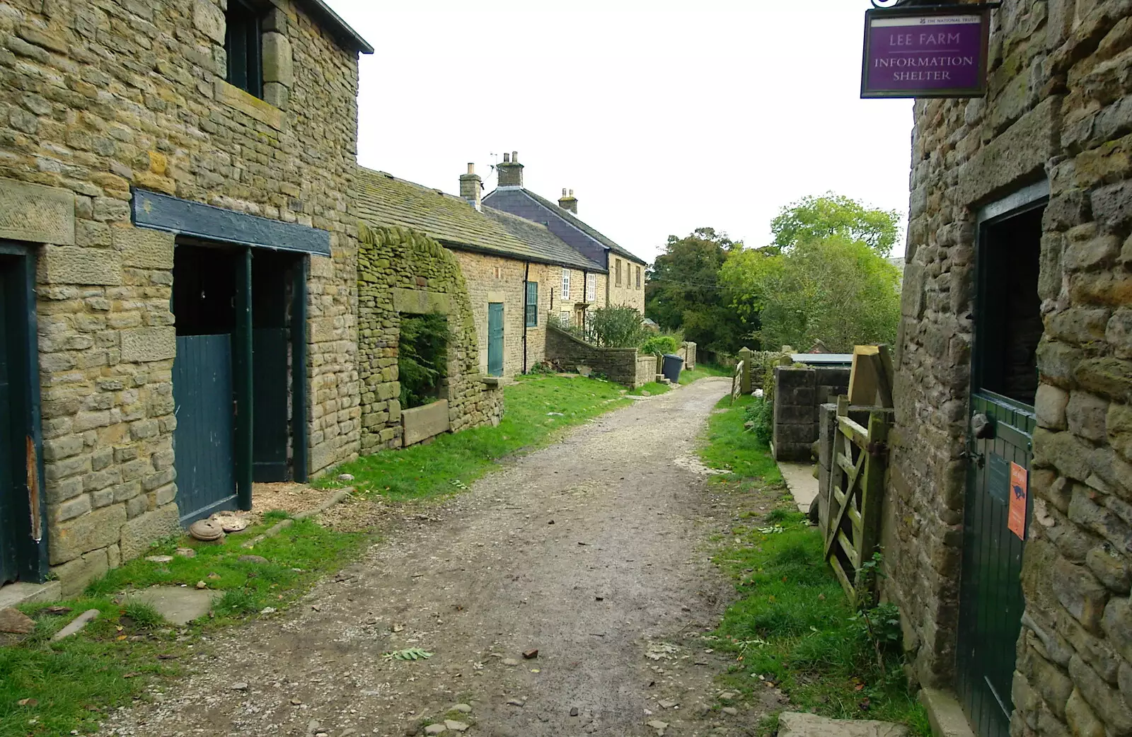 A lane through Lee Farm, from The Pennine Way: Lost on Kinder Scout, Derbyshire - 9th October 2005