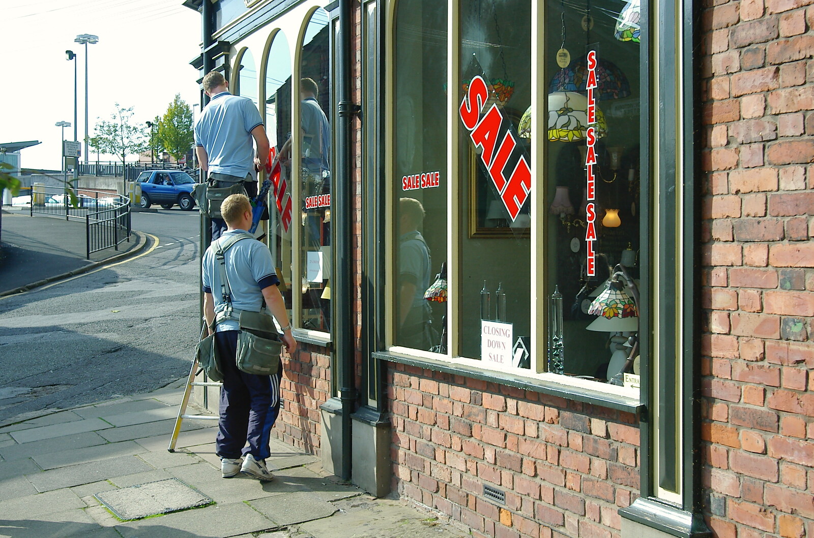 A Trip Around Macclesfield and Sandbach, Cheshire - 10th September 2005: Window cleaners in action