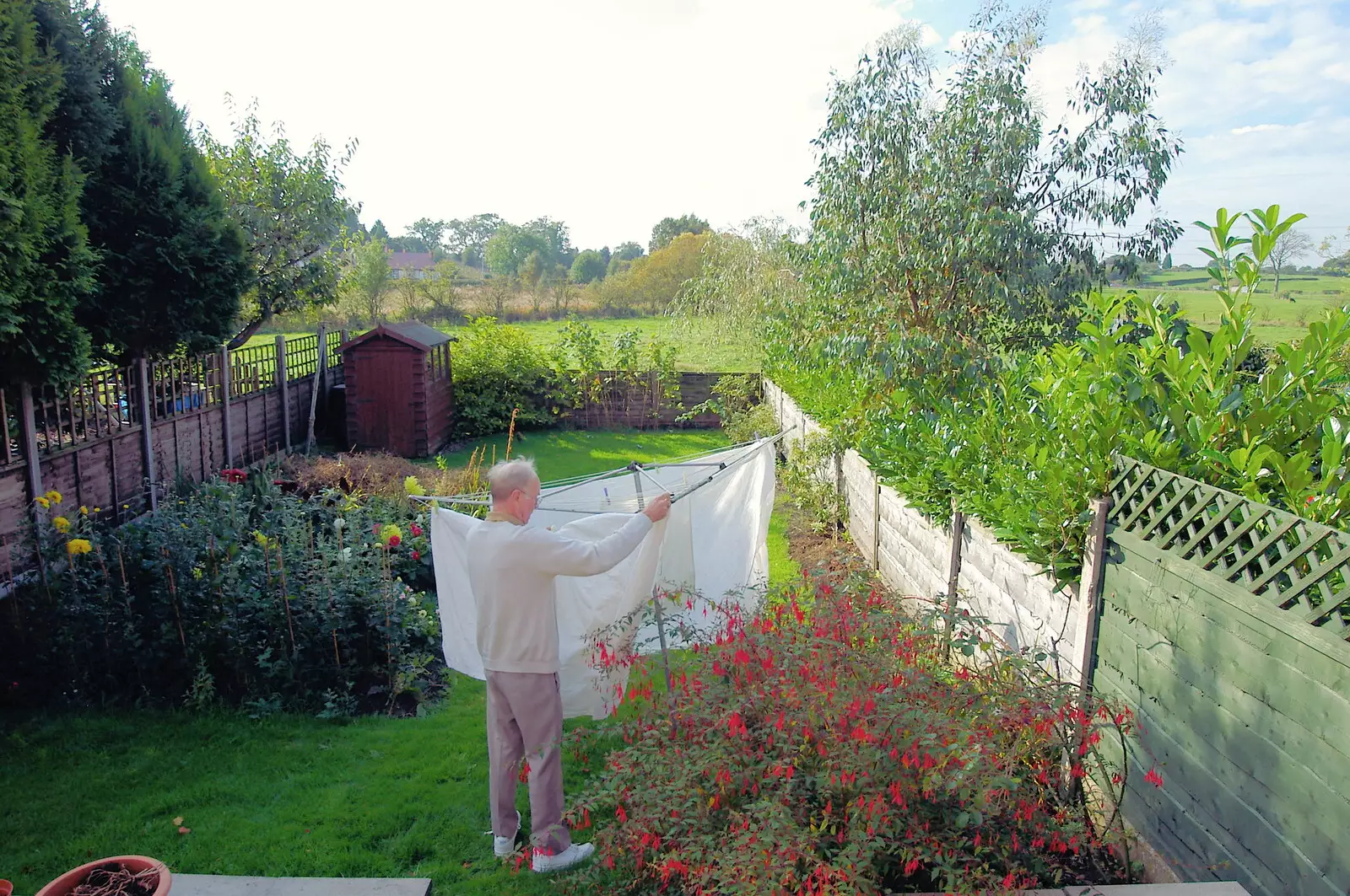 The Old Man hangs his washing out, from A Trip Around Macclesfield and Sandbach, Cheshire - 10th September 2005