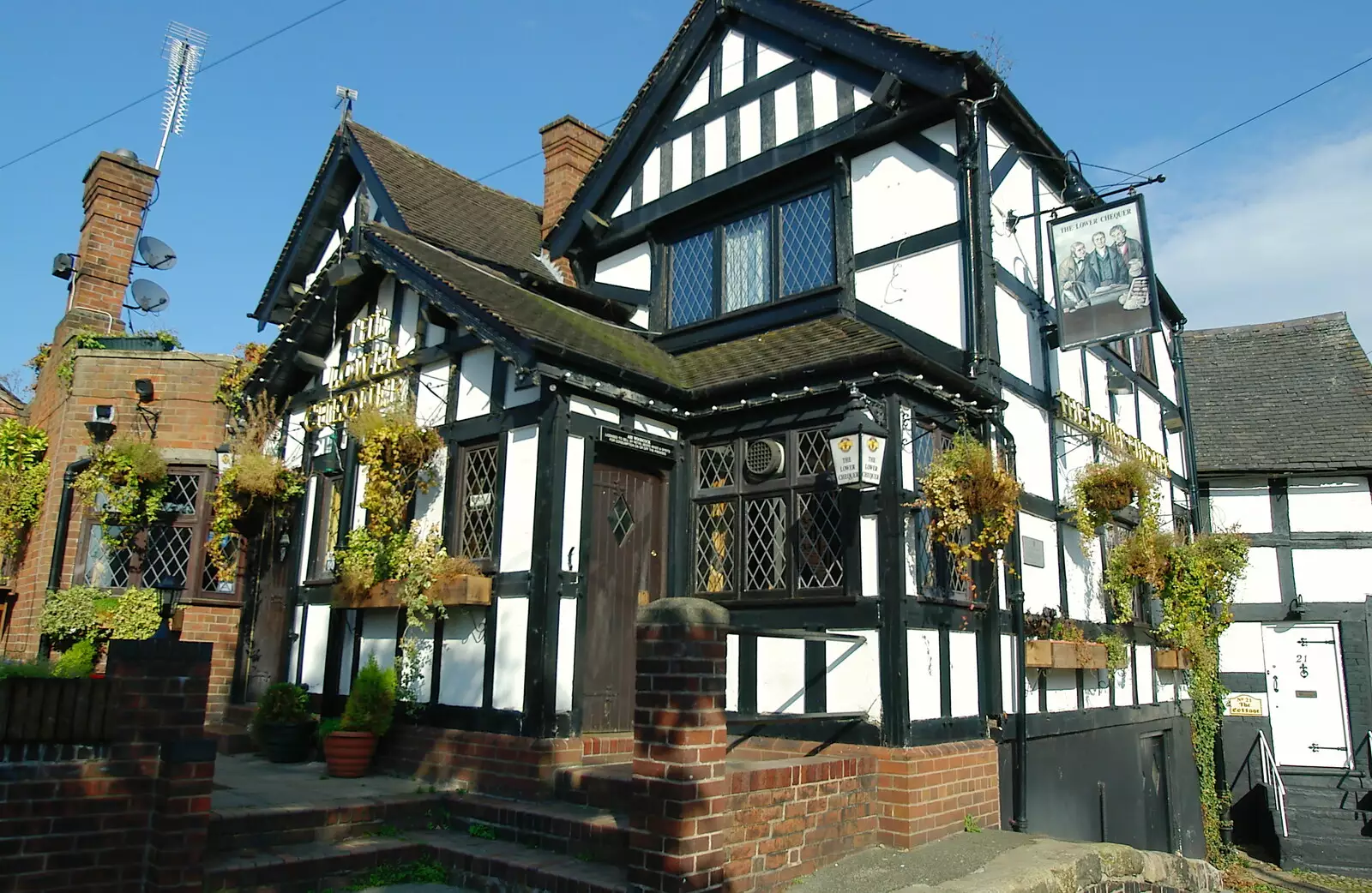 The Lower Chequer pub, from A Trip Around Macclesfield and Sandbach, Cheshire - 10th September 2005