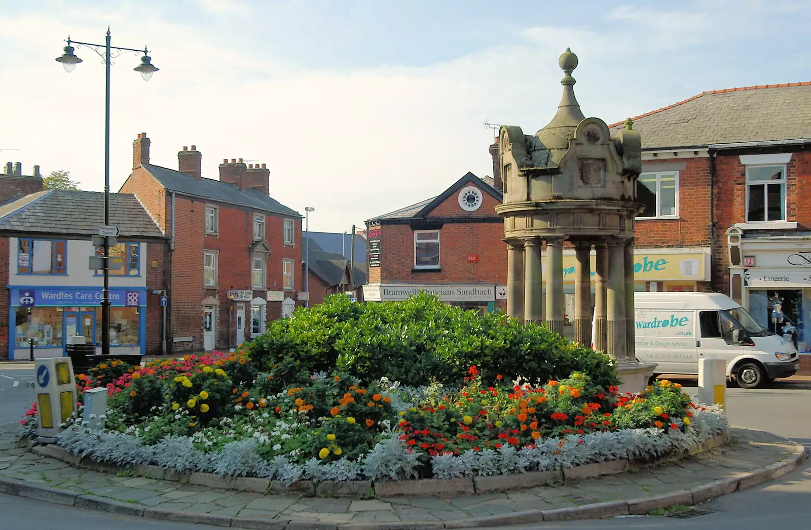 Monument on the roundabout on the way to Wheelock, from A Trip Around Macclesfield and Sandbach, Cheshire - 10th September 2005