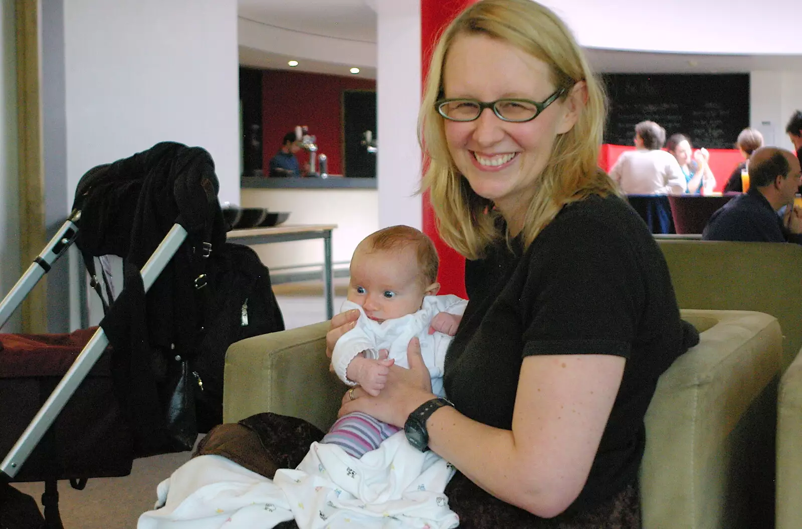 Nadine with sprog, from Andrew Leaves Qualcomm, Cambridge - 18th October 2005