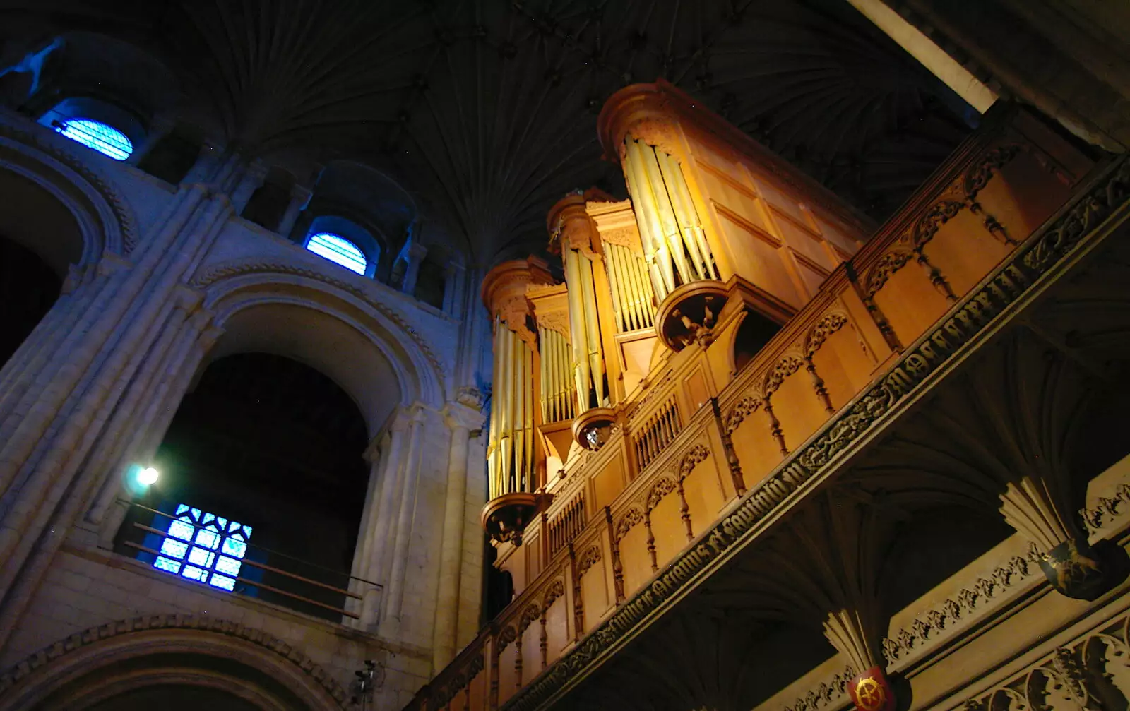 The organ, which was being played at the time, from CISU Networks and Autumn Leaves at Norwich Cathedral, Eye and Norwich - 29th October 2005