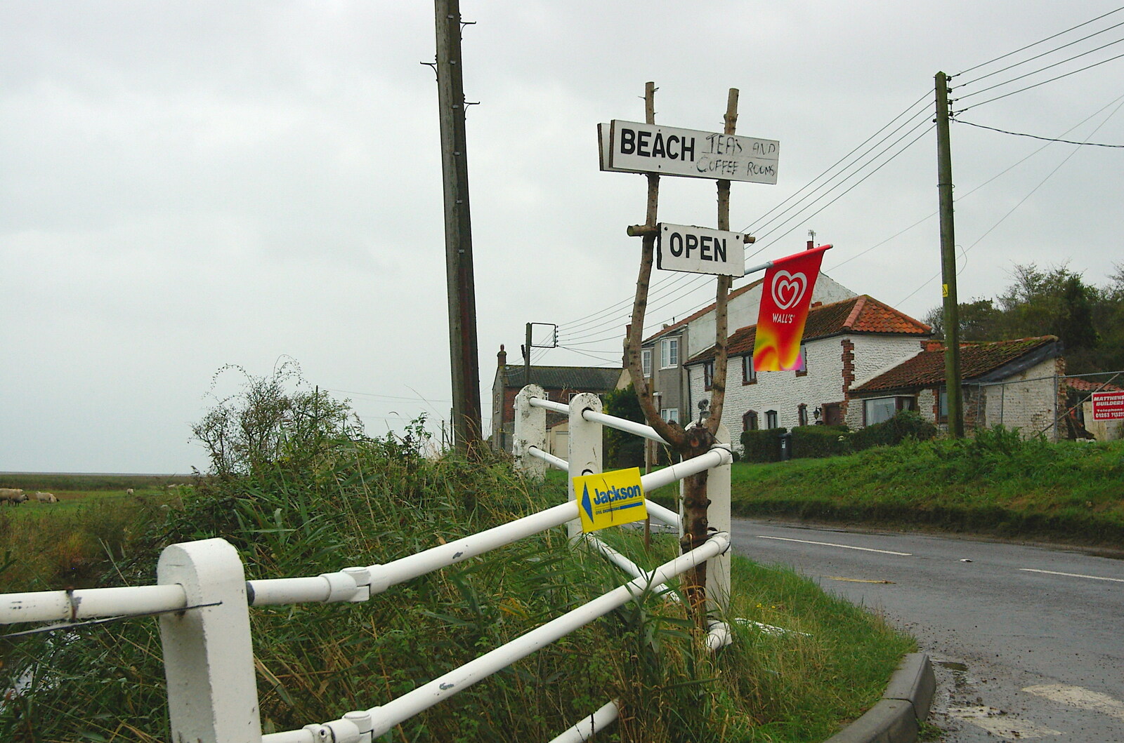 A sign for the beach on the coast road, Cley from Mother, Mike and the Stiffkey Light Shop, Cley and Holkham - 6th November 2005
